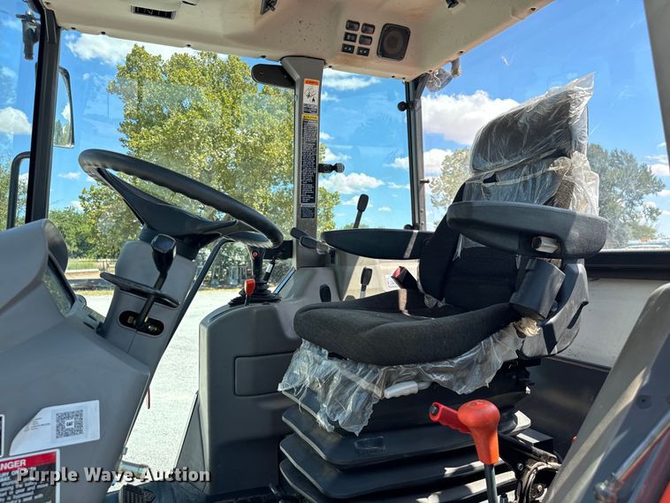 image for item NQ9782 Kubota M108S MFWD tractor