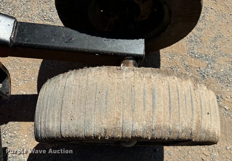 image for item NQ9783 2009 Land Pride  Commander batwing rotary mower