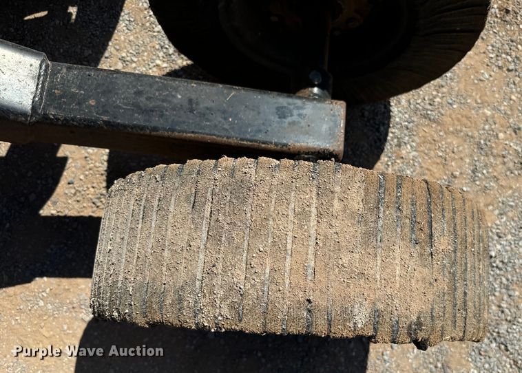 image for item NQ9783 2009 Land Pride  Commander batwing rotary mower