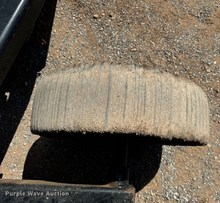 image for item NQ9783 2009 Land Pride  Commander batwing rotary mower