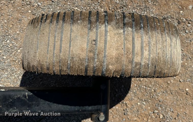 image for item NQ9783 2009 Land Pride  Commander batwing rotary mower