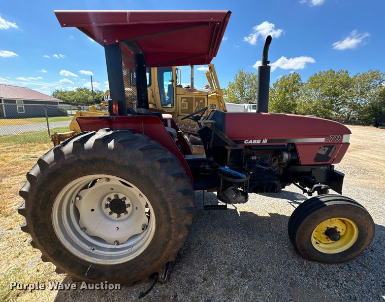 image for item NQ9784 2000 Case C70 tractor