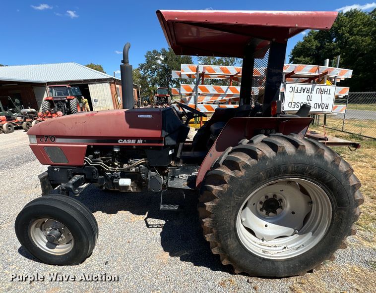 image for item NQ9784 2000 Case C70 tractor