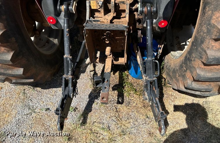 image for item NQ9784 2000 Case C70 tractor