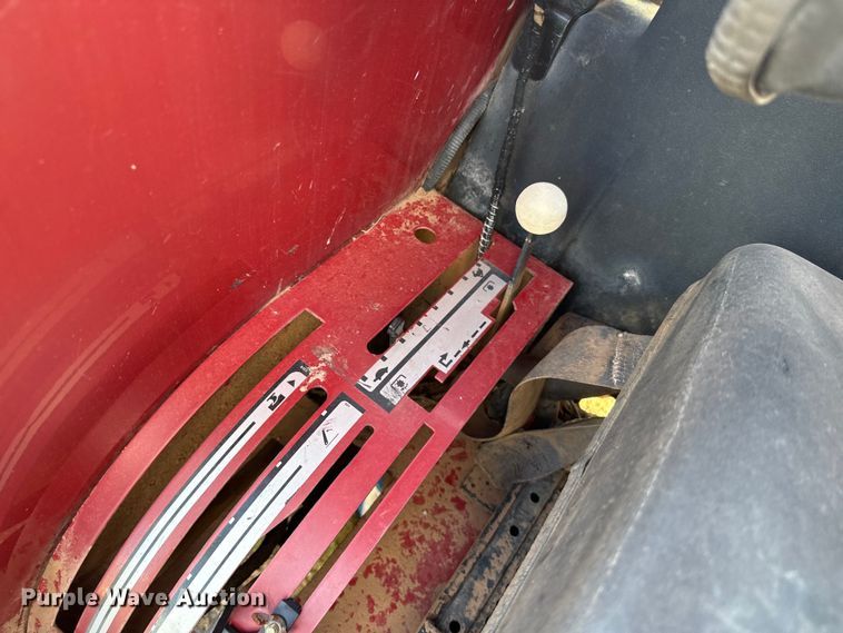 image for item NQ9784 2000 Case C70 tractor