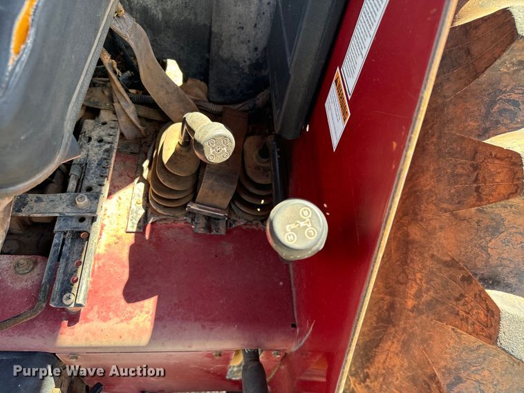 image for item NQ9784 2000 Case C70 tractor