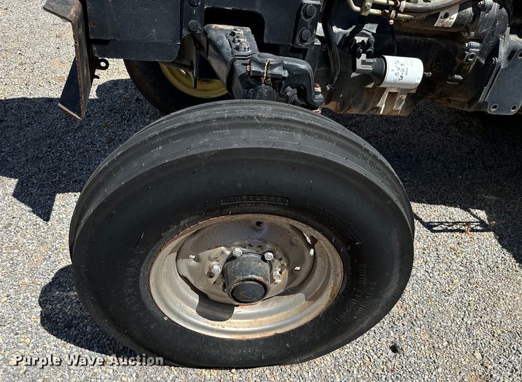 image for item NQ9784 2000 Case C70 tractor