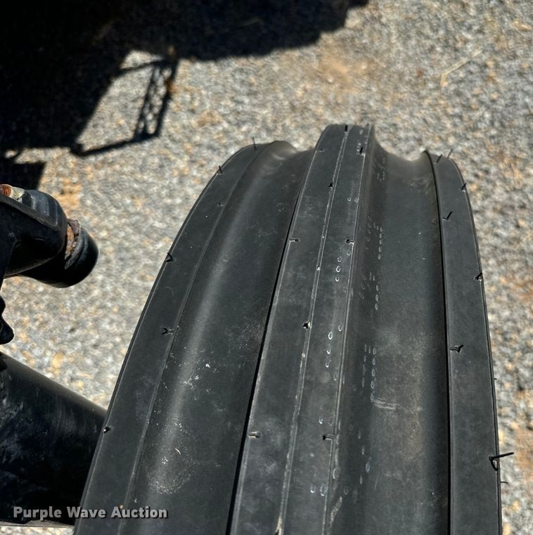 image for item NQ9784 2000 Case C70 tractor