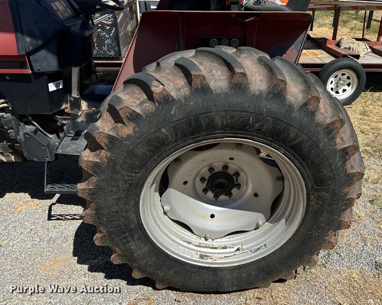 image for item NQ9784 2000 Case C70 tractor