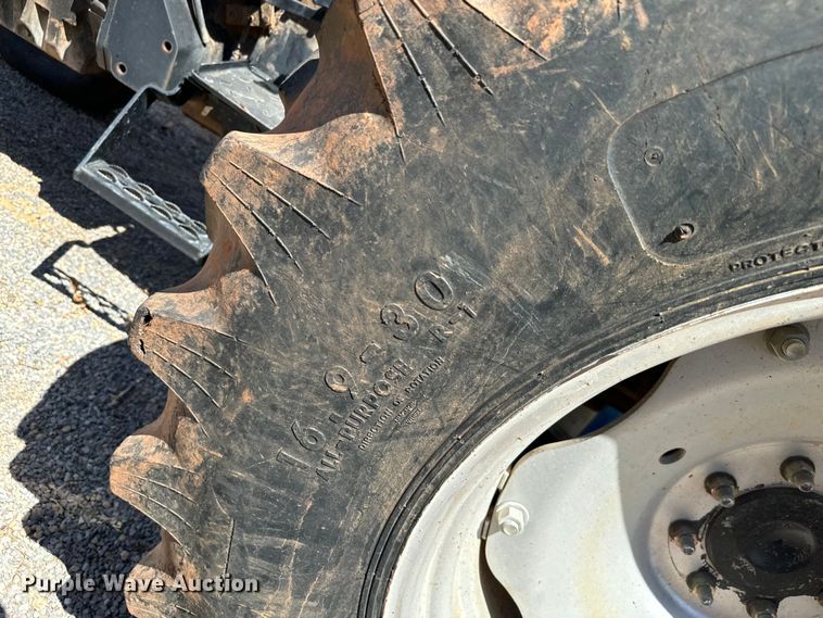 image for item NQ9784 2000 Case C70 tractor