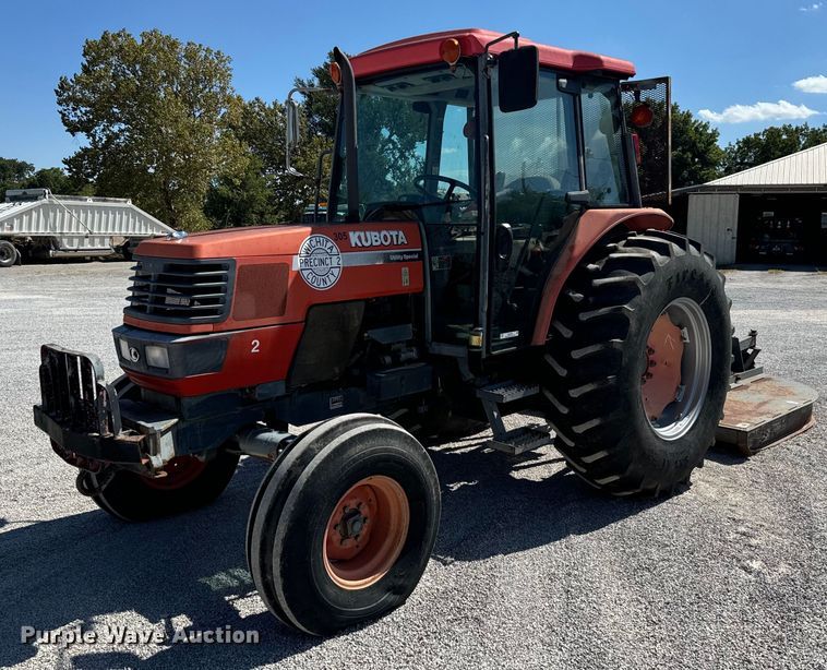 image for item NQ9785 Kubota  M900 tractor
