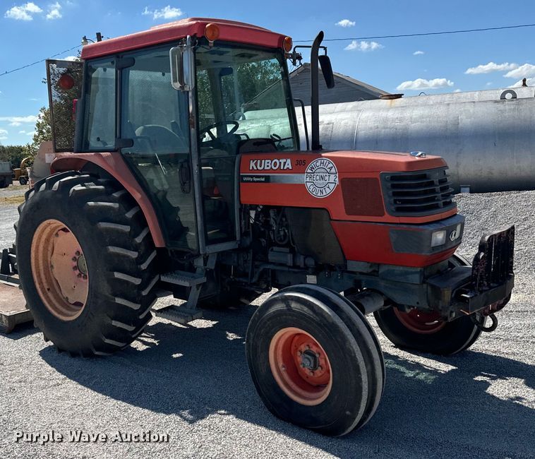 image for item NQ9785 Kubota  M900 tractor