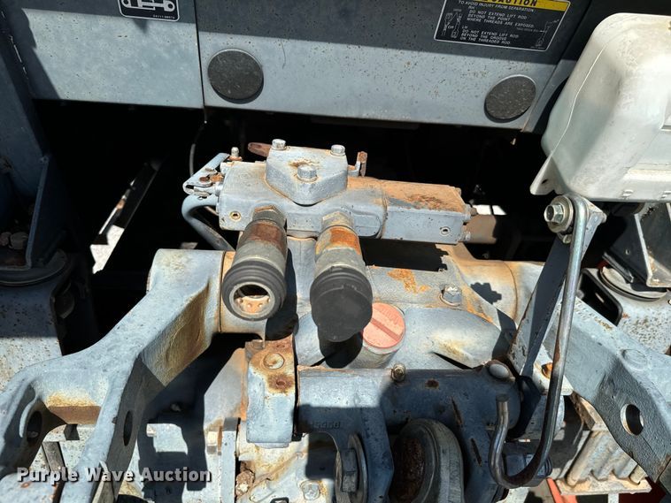 image for item NQ9785 Kubota  M900 tractor