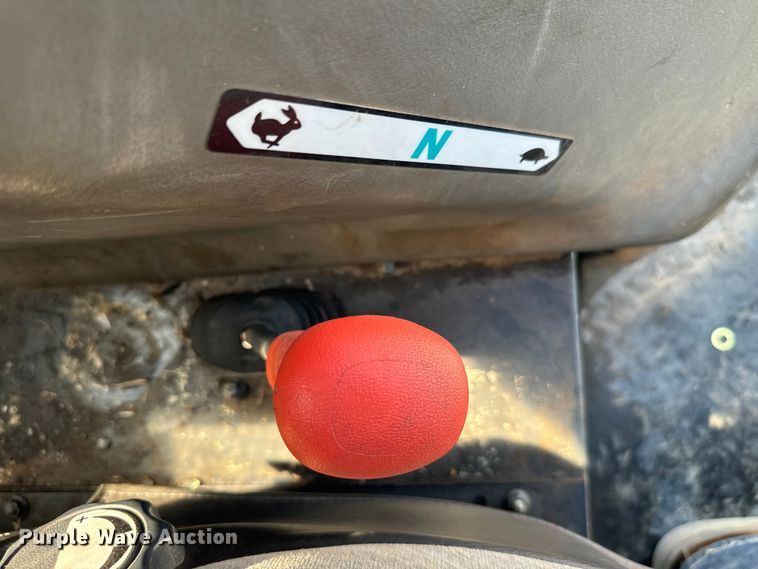 image for item NQ9785 Kubota  M900 tractor