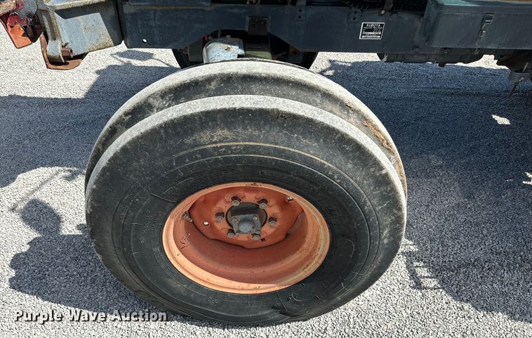 image for item NQ9785 Kubota  M900 tractor