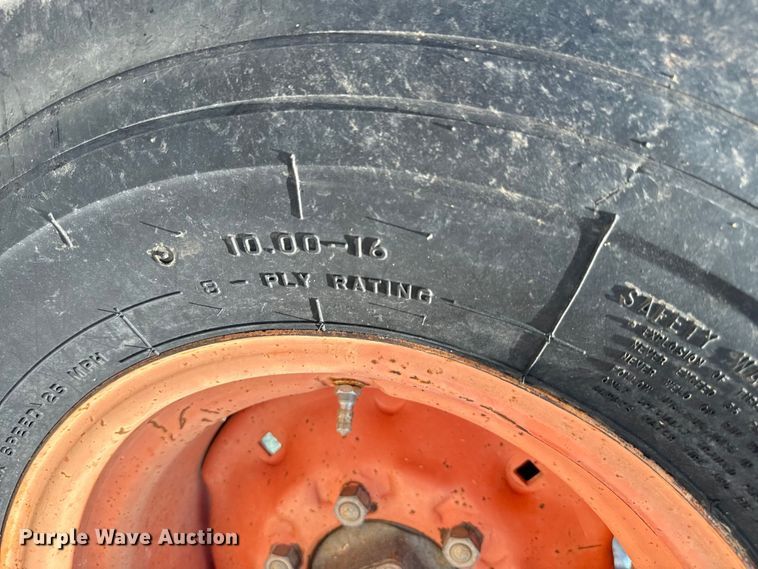 image for item NQ9785 Kubota  M900 tractor