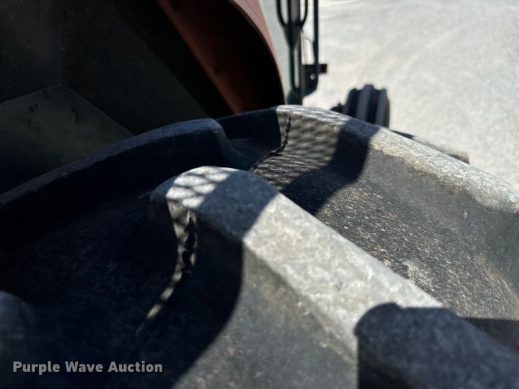 image for item NQ9785 Kubota  M900 tractor