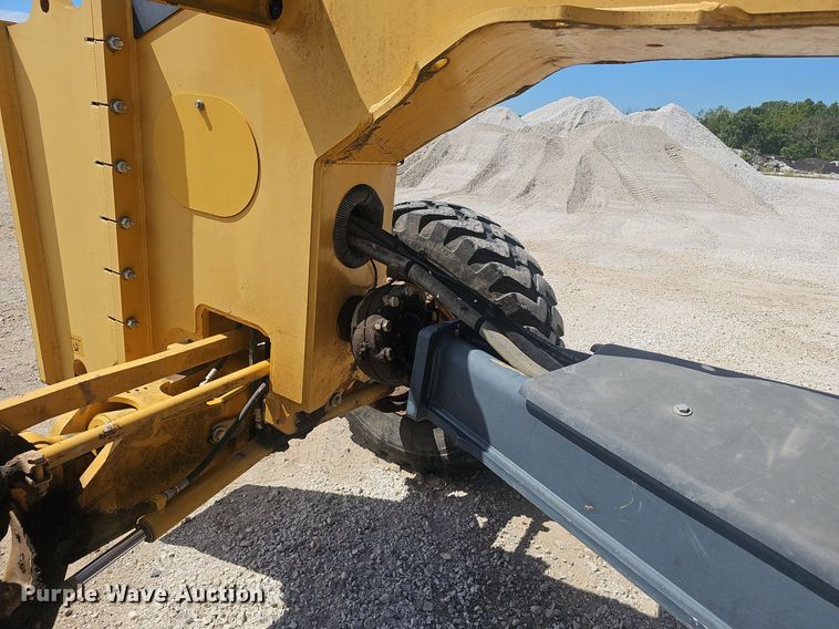 image for item NX9097 2012 John Deere 770G motor grader