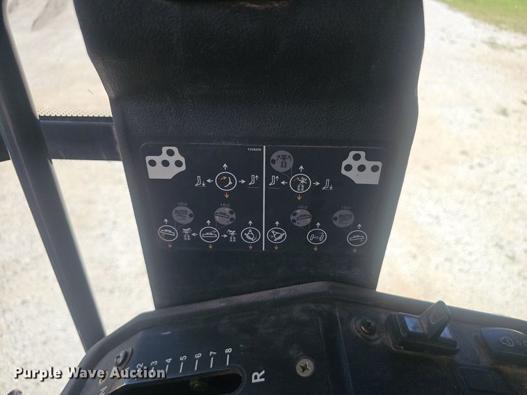 image for item NX9097 2012 John Deere 770G motor grader