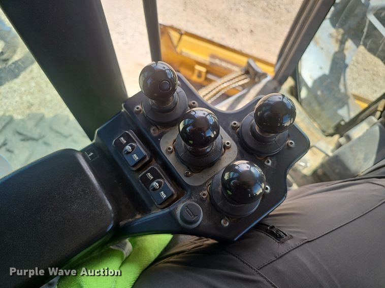 image for item NX9097 2012 John Deere 770G motor grader