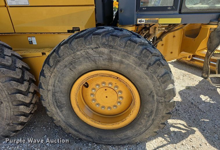 image for item NX9097 2012 John Deere 770G motor grader