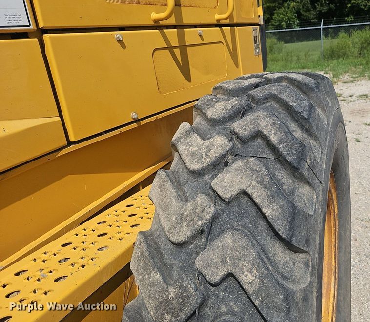 image for item NX9097 2012 John Deere 770G motor grader