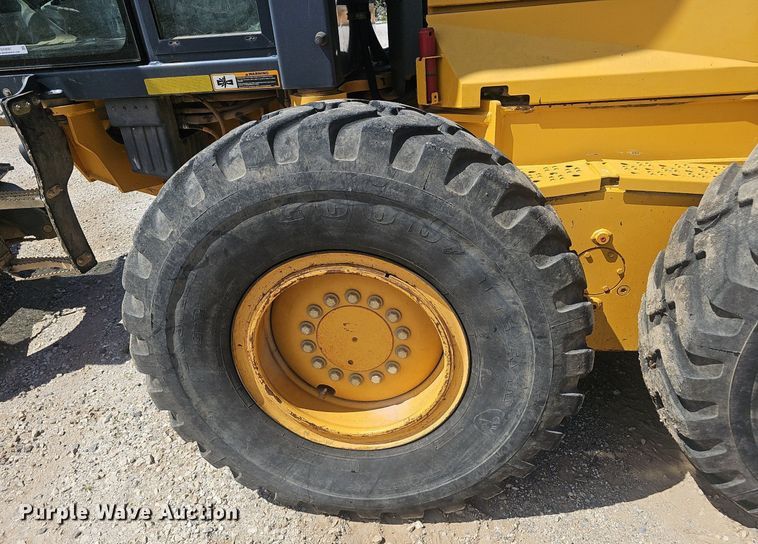 image for item NX9097 2012 John Deere 770G motor grader