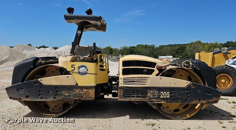 image for item NX9098 Bomag BW205 double drum vibratory roller