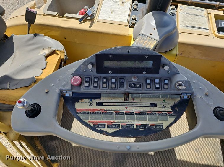 image for item NX9098 Bomag BW205 double drum vibratory roller