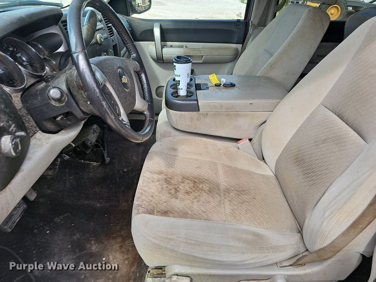 image for item NX9101 2009 Chevrolet  Silverado 1500 Crew Cab pickup truck