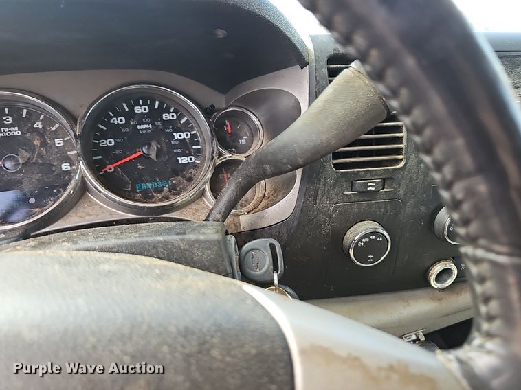 image for item NX9101 2009 Chevrolet  Silverado 1500 Crew Cab pickup truck