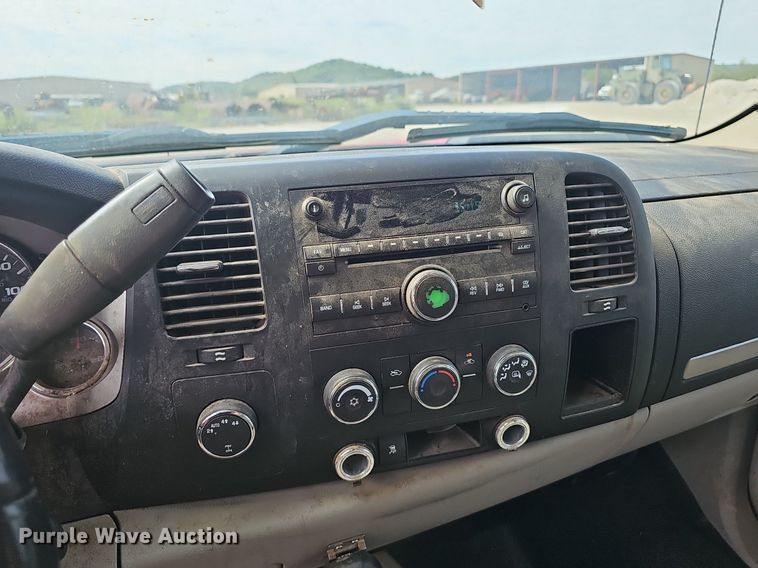 image for item NX9101 2009 Chevrolet  Silverado 1500 Crew Cab pickup truck