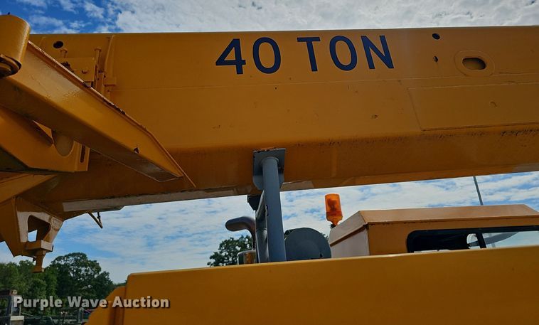 image for item NX9104 1999 Liebherr LTM 1040/1 crane