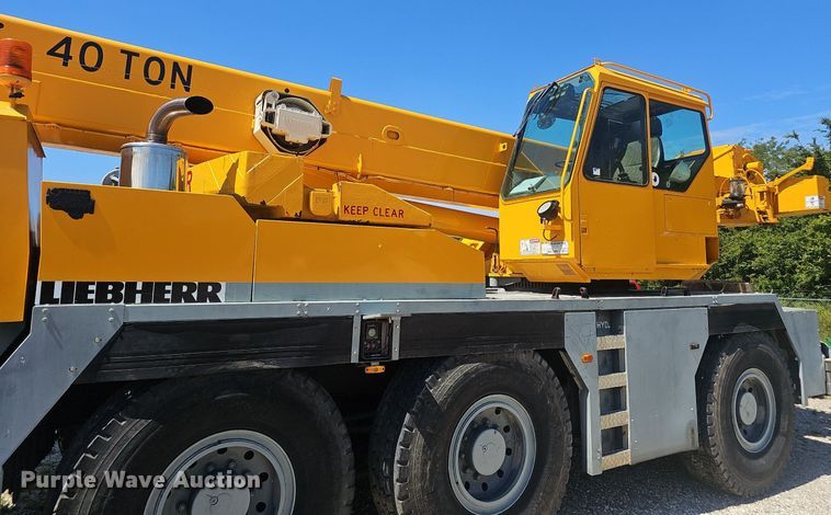 image for item NX9104 1999 Liebherr LTM 1040/1 crane