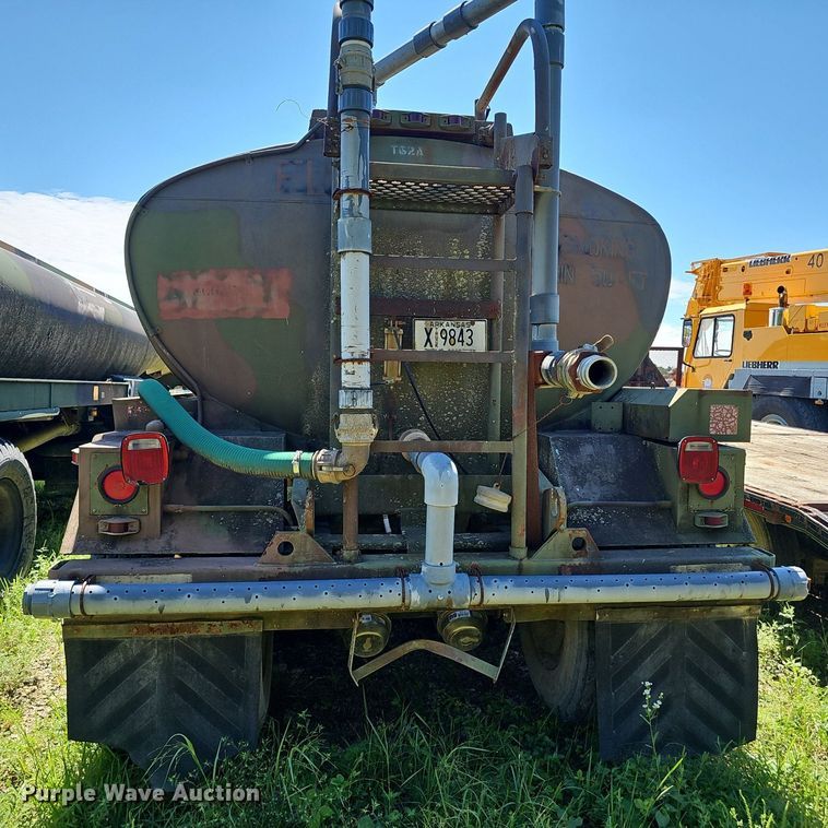 image for item NX9106 Tank trailer