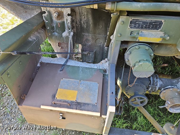 image for item NX9106 Tank trailer