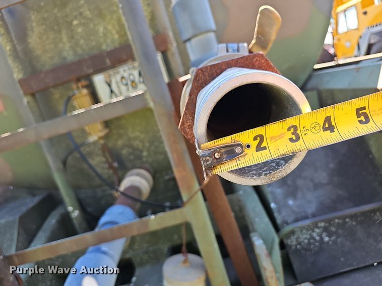 image for item NX9106 Tank trailer