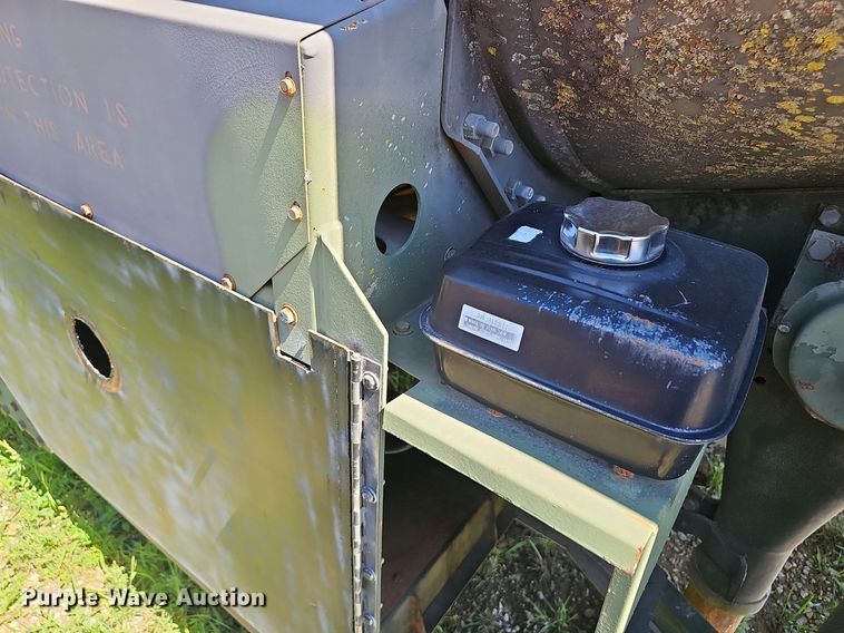 image for item NX9106 Tank trailer