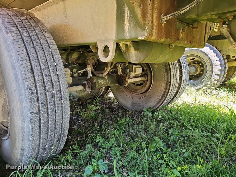 image for item NX9106 Tank trailer