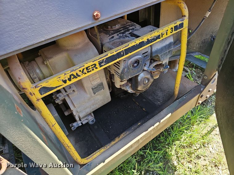 image for item NX9106 Tank trailer