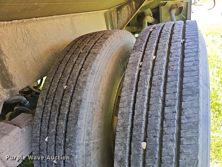 image for item NX9106 Tank trailer