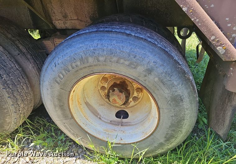 image for item NX9106 Tank trailer