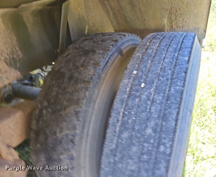 image for item NX9106 Tank trailer