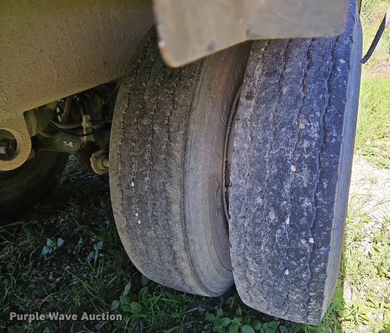 image for item NX9106 Tank trailer