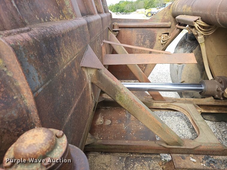 image for item NX9109 1985 Caterpillar  621B conventional scraper 