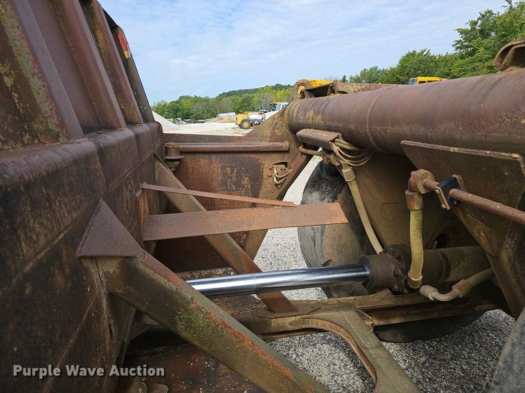 image for item NX9109 1985 Caterpillar  621B conventional scraper 