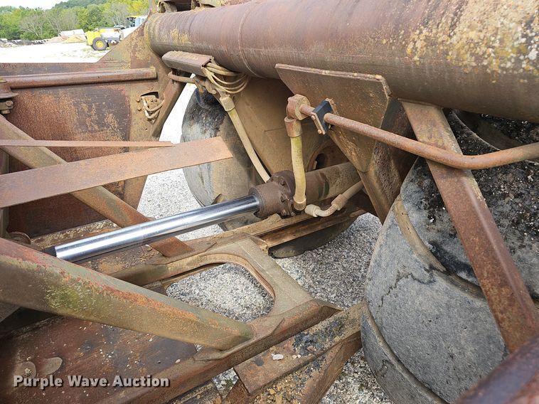 image for item NX9109 1985 Caterpillar  621B conventional scraper 