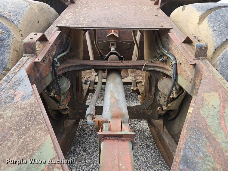 image for item NX9109 1985 Caterpillar  621B conventional scraper 