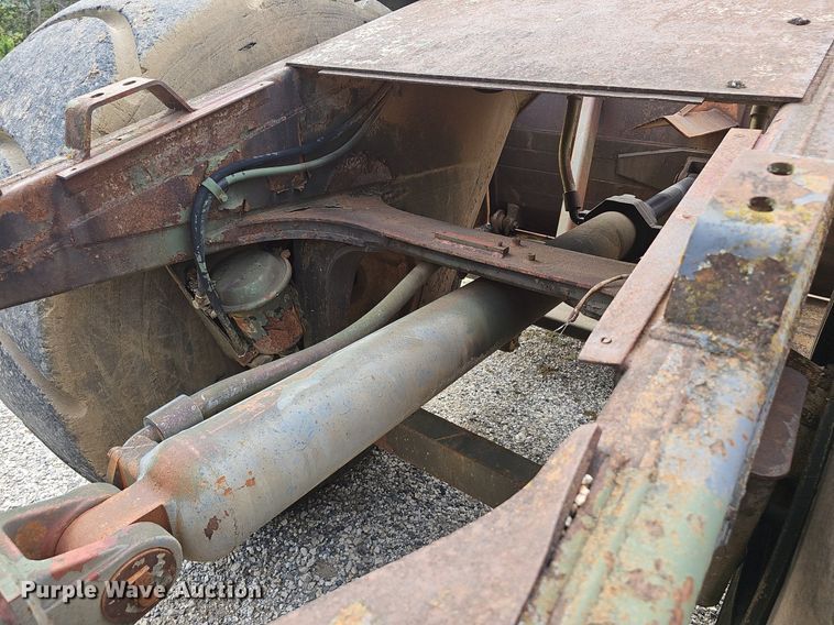 image for item NX9109 1985 Caterpillar  621B conventional scraper 