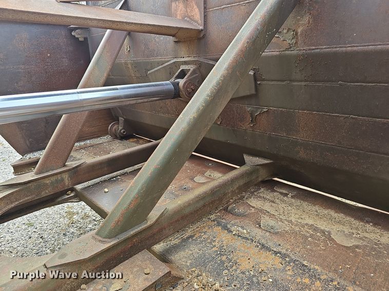 image for item NX9109 1985 Caterpillar  621B conventional scraper 